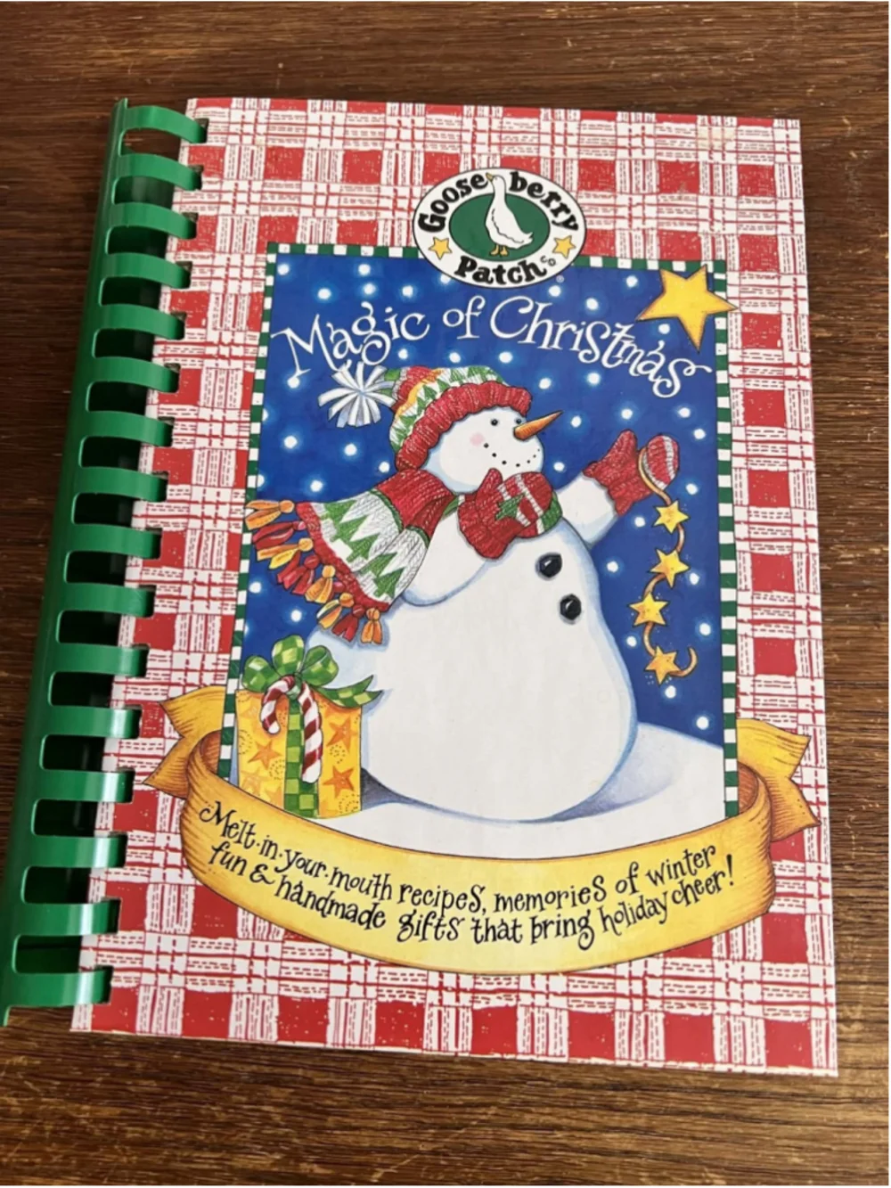 Gooseberry Patch Magic of Christmas Cookbook 1st Printing Holiday Recipes Gifts